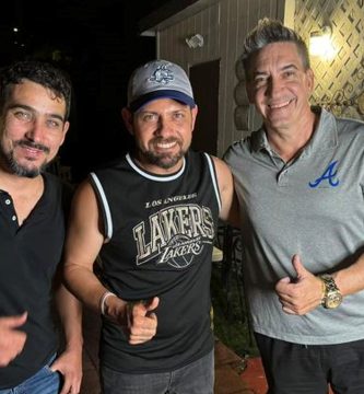 Estos tres comentaristas deportivos cubanos se reúnen en Estados Unidos